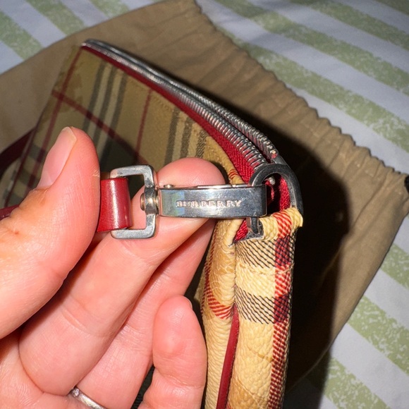 Authentic Burberry Haymarket Check small purse. Like new - Picture 7 of 9